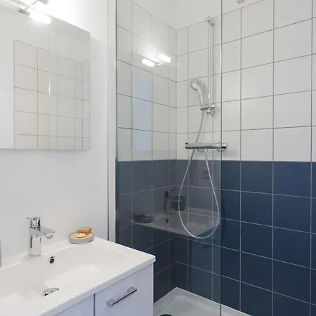 Apartment Renove Pour 5 Pers. Avec Balcon, Au Calme, Proche Transarc Et Commerces, Wifi Inclus - Fr-1-346-355