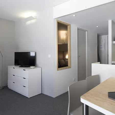 Renove Pour 5 Pers. Avec Balcon, Au Calme, Proche Transarc Et Commerces, Wifi Inclus - Fr-1-346-355 Apartment